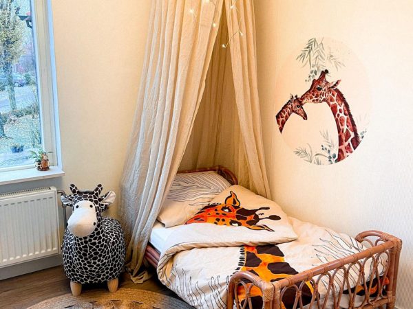mockup-kids-kamer-moeder-giraffe-met-kind2.jpg
