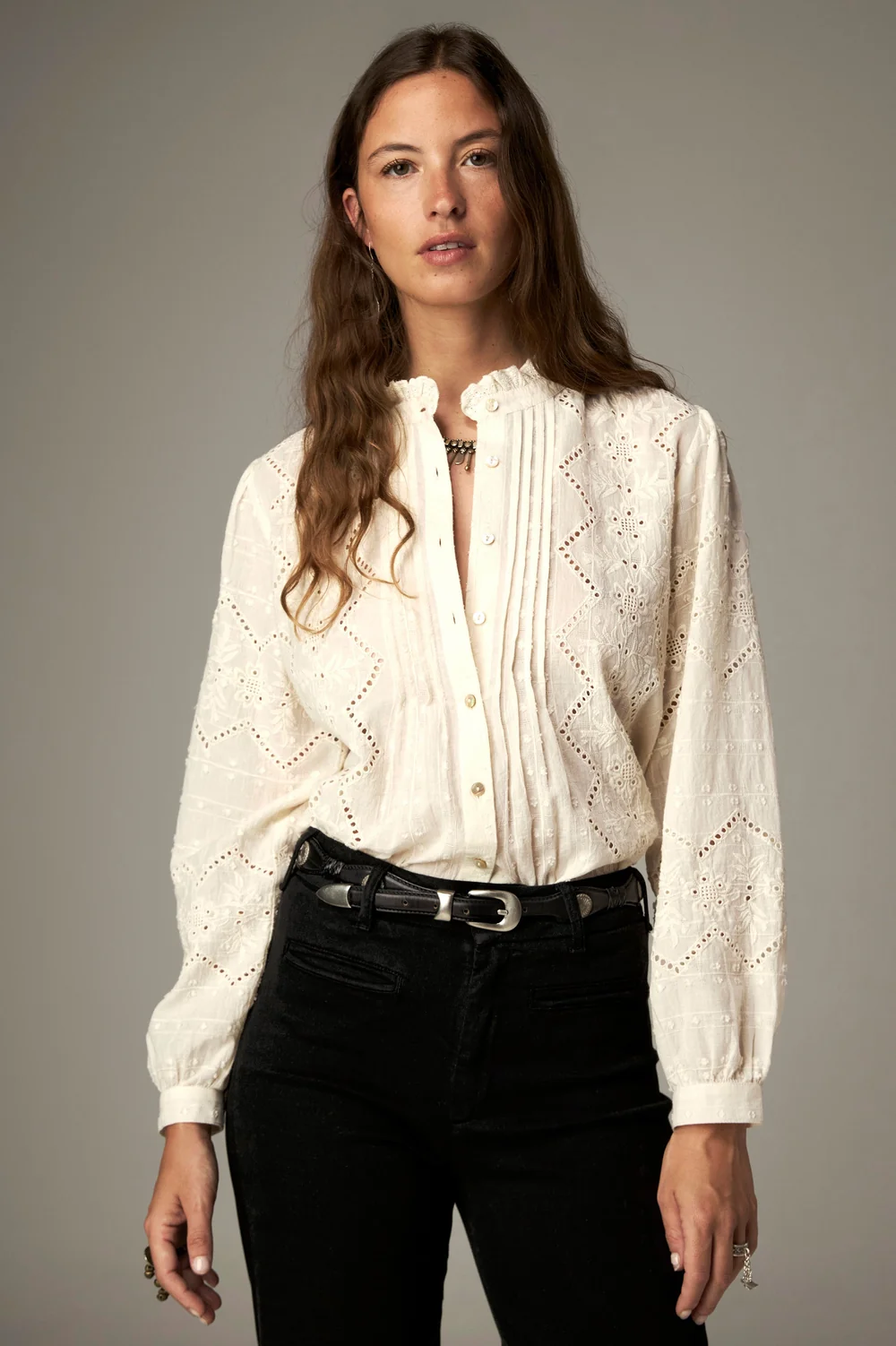 Blouse met embroidery details - Off white
