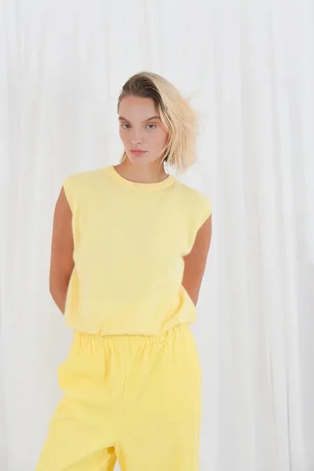 sleeveless round-neck jumper - Geel