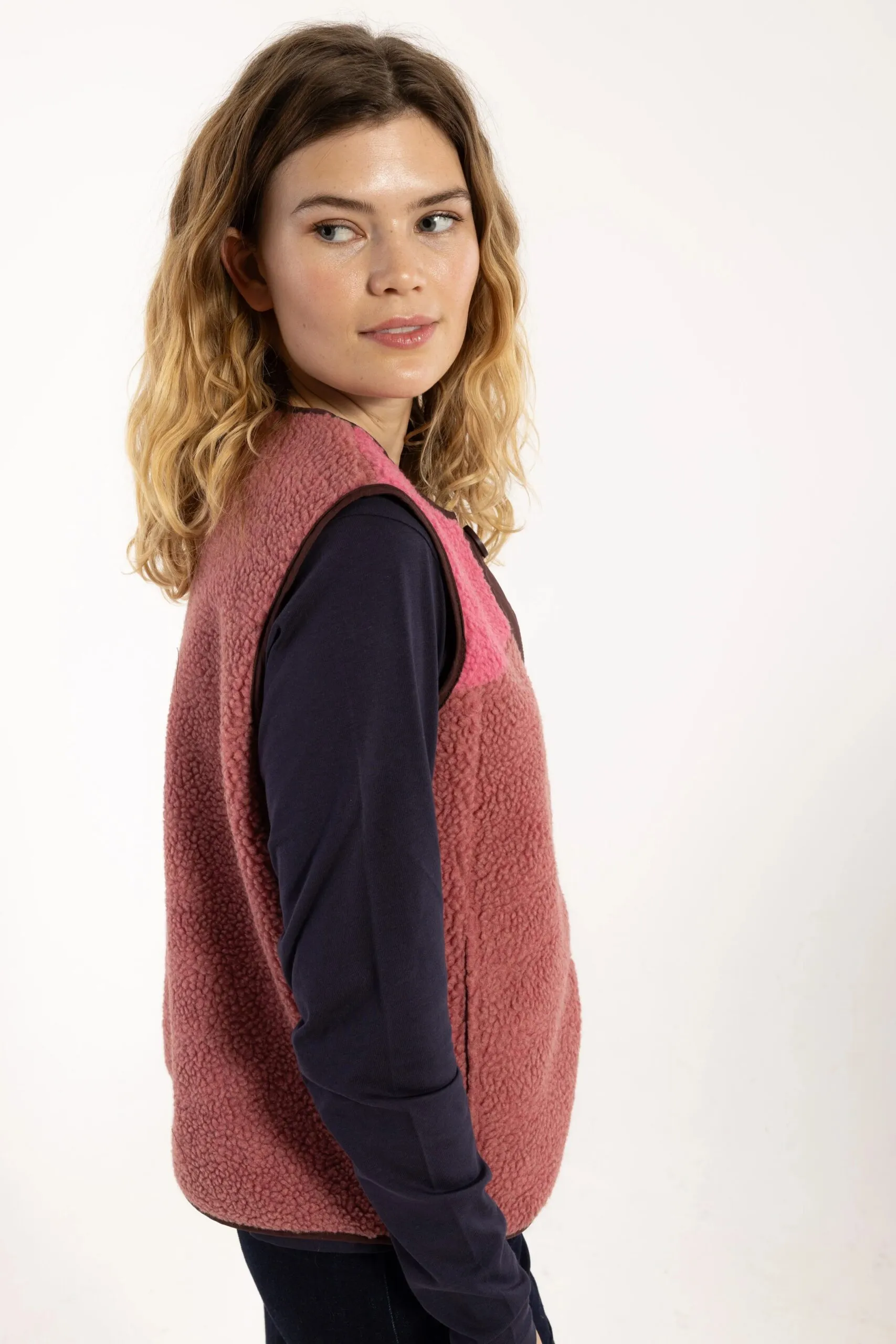 Daneteckel Fleece Vest - Berry Compote/Light Beige/Dark Navy - Afbeelding 2